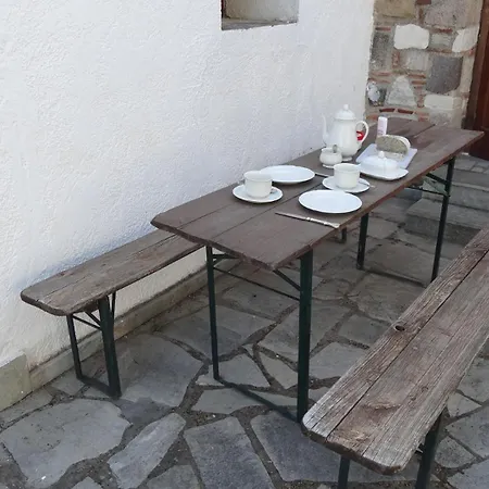 Haus In Privatgrundstueck Bei